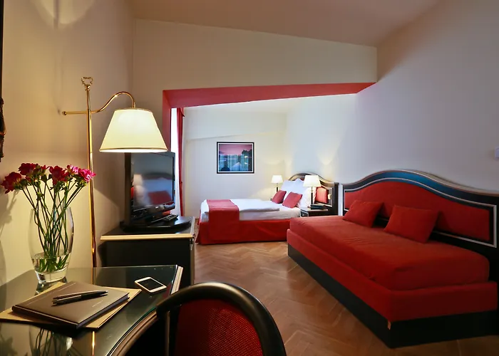 Elysee Hotel